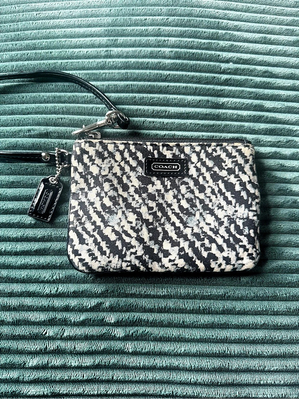 Coach Houndstooth Tweed Small Zip Wristlet Black & White